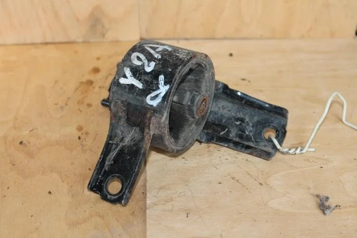 Б.у. опора двигателя MITSUBISHI LANCER CY2A MITSUBISHI LANCER CY2A