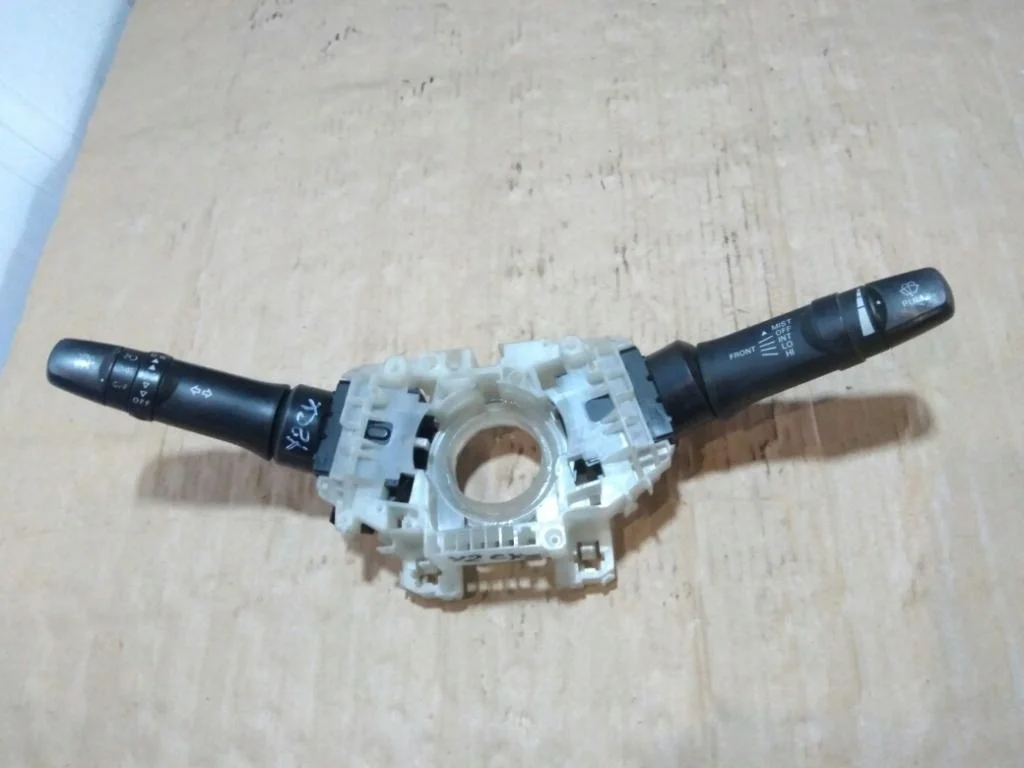 Б.у. подрулевой переключатель MITSUBISHI LANCER CY2A MITSUBISHI LANCER CY2A