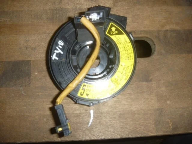 Б.у. шлейф рулевой TOYOTA YARIS SCP10 TOYOTA YARIS SCP10