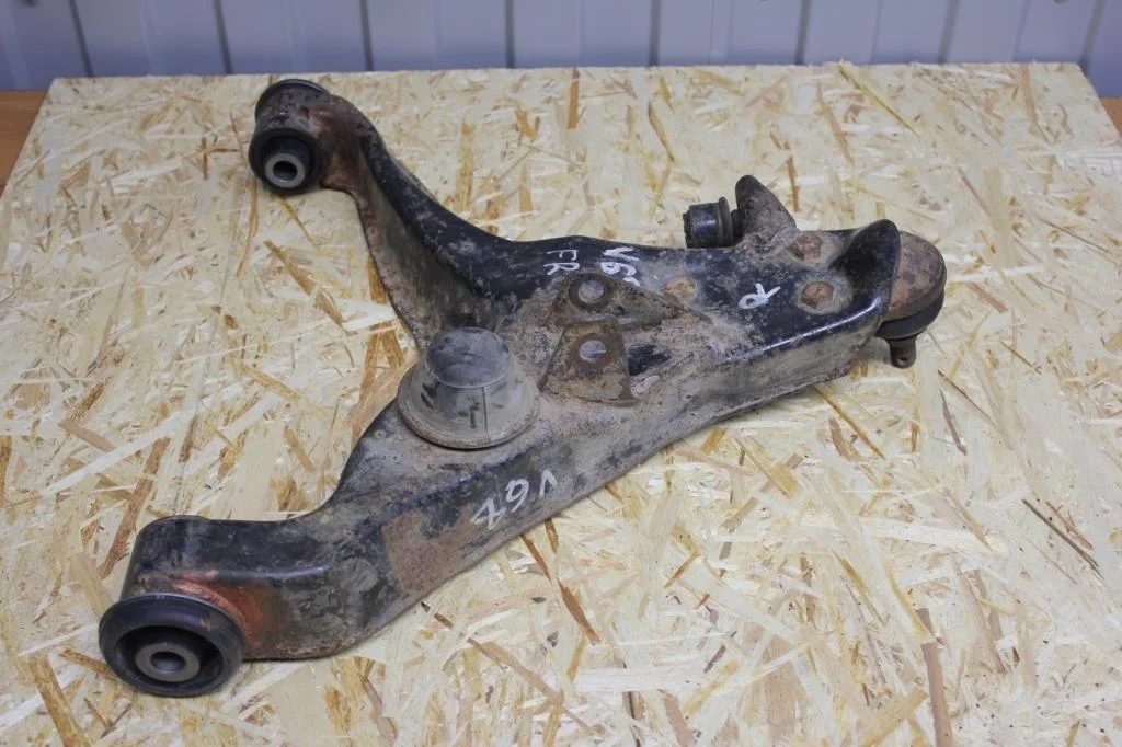 Б.у. рычаг MITSUBISHI PAJERO V68W MITSUBISHI PAJERO V68W