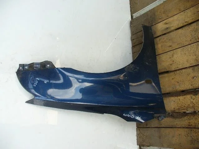 Б.у. крыло TOYOTA AVENSIS ZZT251 TOYOTA AVENSIS ZZT251