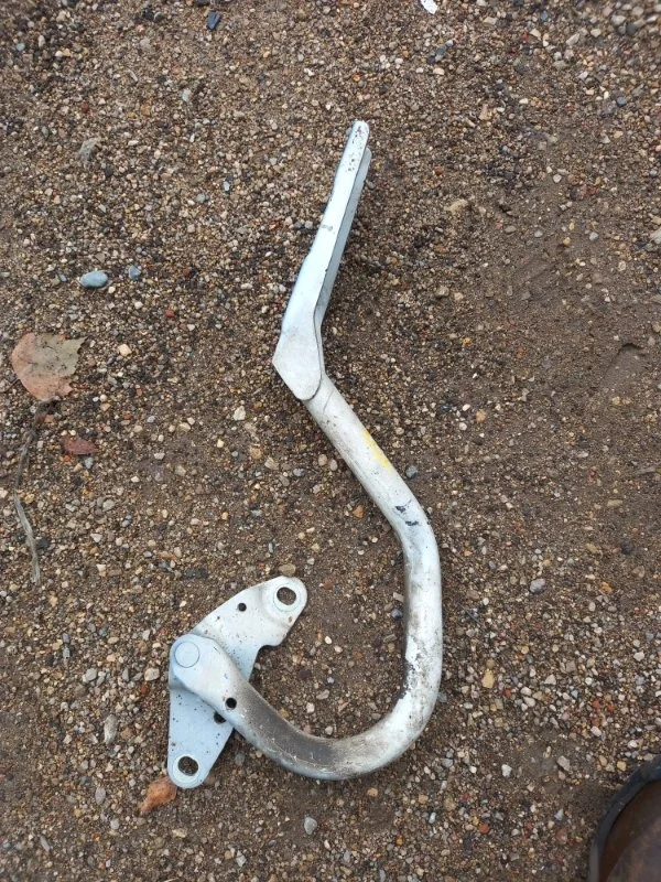 Петля капота opel ZAFIRA 2016 С