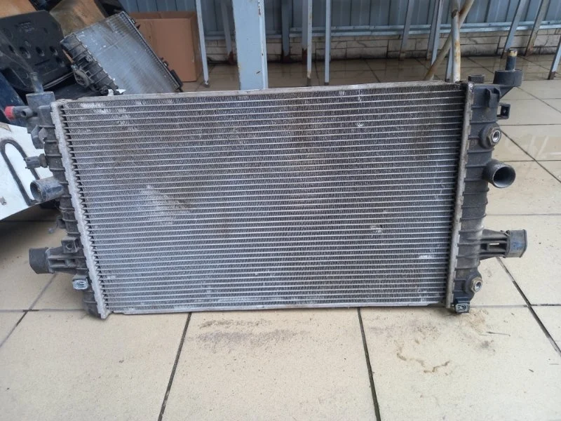 Радиатор двс OPEL ASTRA 2008 H