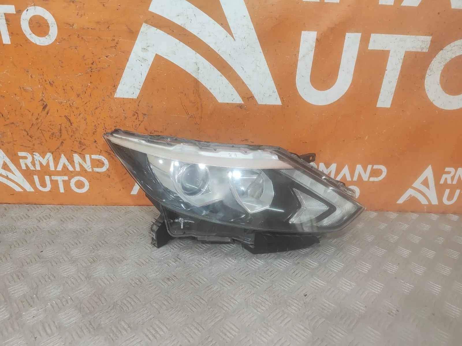 Фара Nissan Qashqai 2013-2019 j11