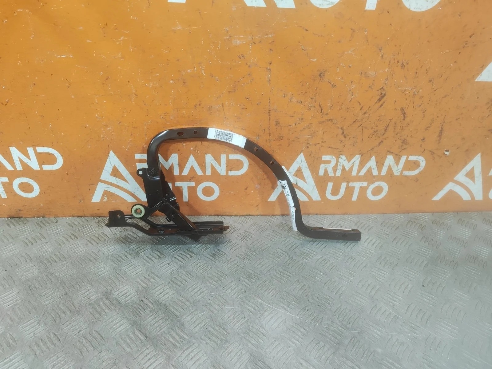 Петля крышки багажника Toyota Camry 2017-нв 8 XV70