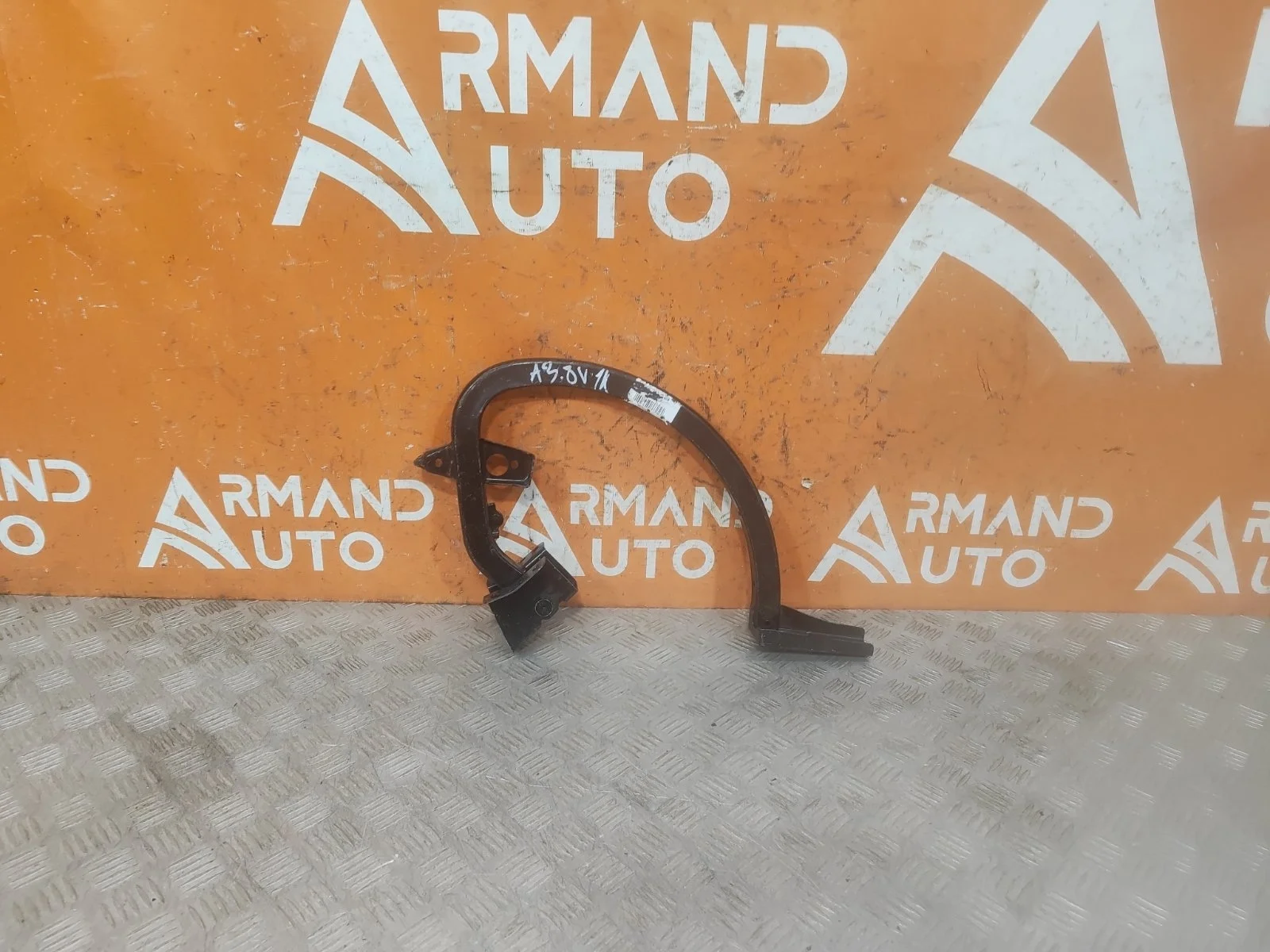 Петля крышки багажника Audi A3 2012-2020 8V