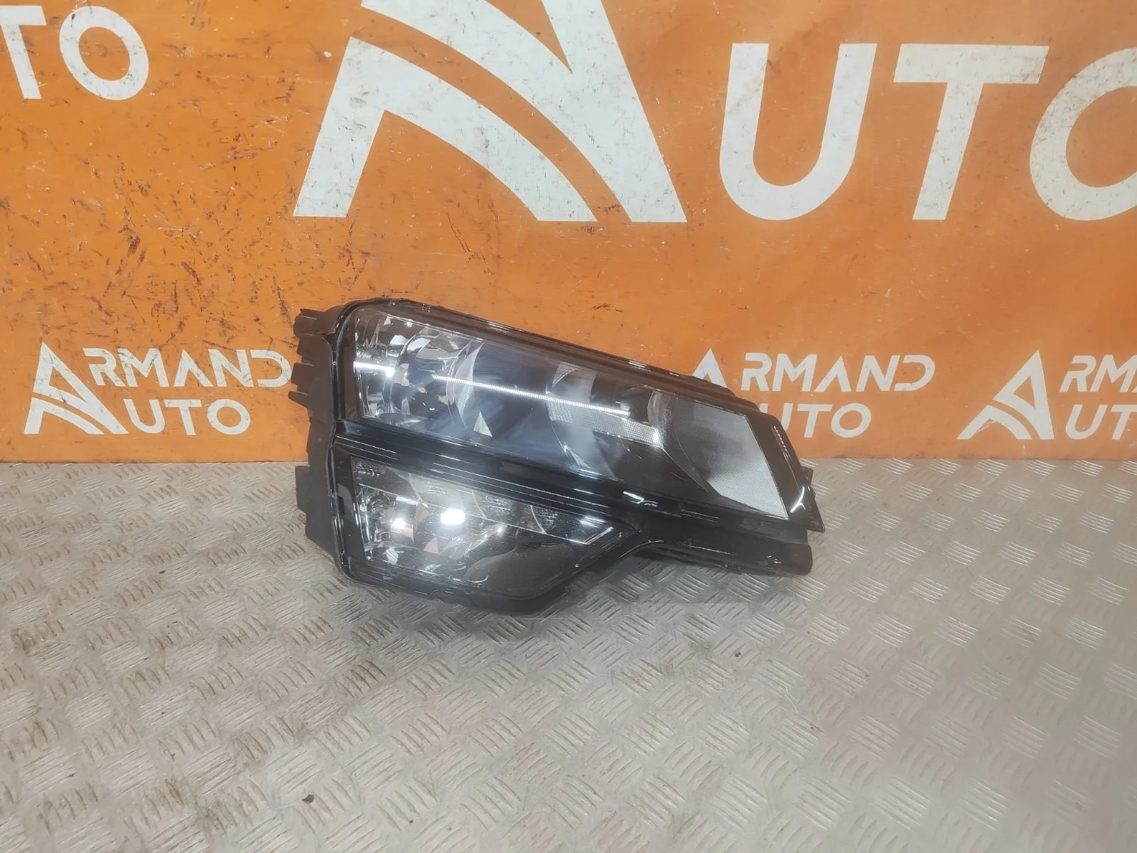 Фара Skoda Karoq 2017-нв