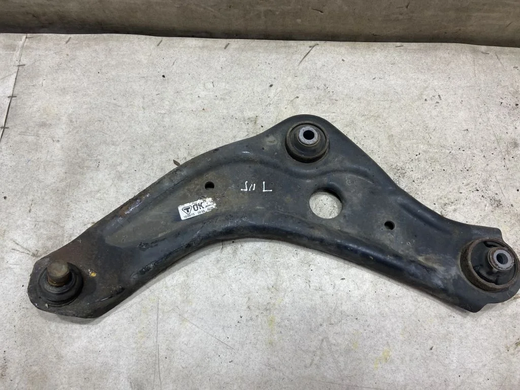 Рычаг передний левый Nissan Qashqai J11