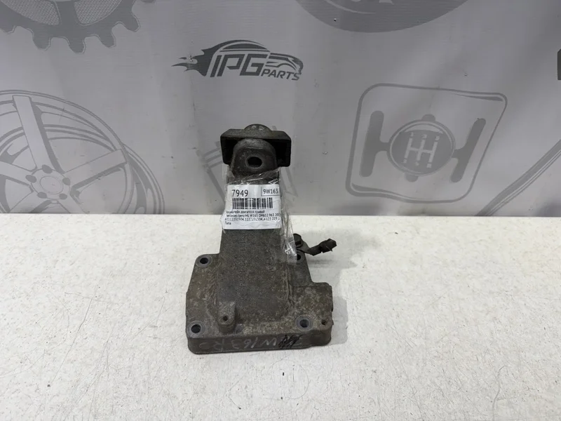 Кронштейн двигателя правый Mercedes-benz ML 2004 W163