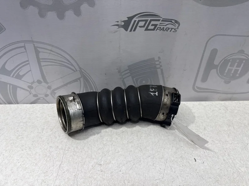 Патрубок интеркулера BMW X5 2012 E70