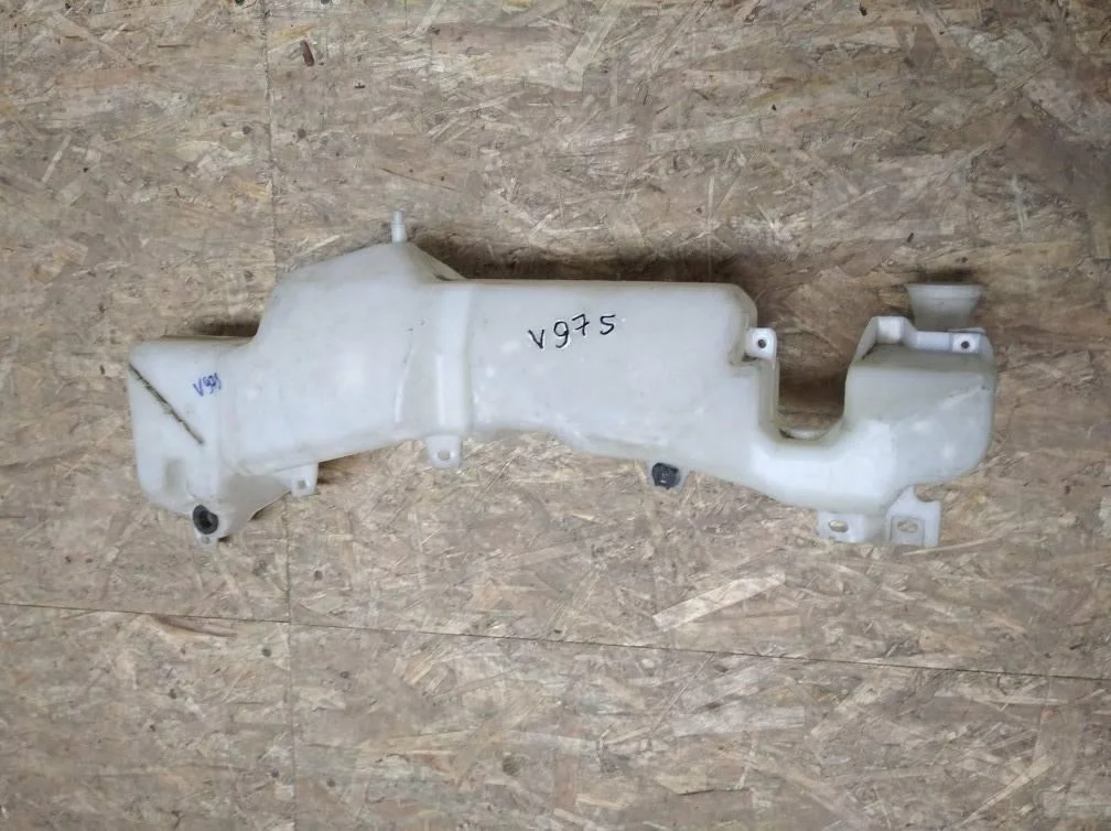 Б.у. бачок омывателя MITSUBISHI PAJERO V97W MITSUBISHI PAJERO V97W