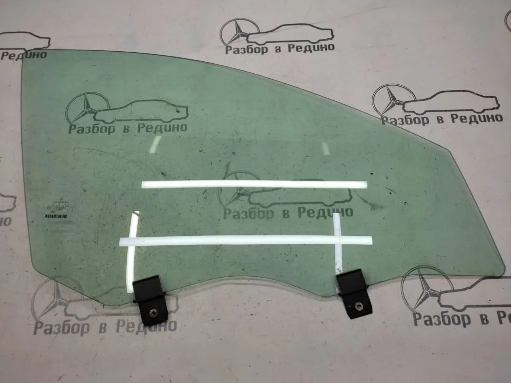 Стекло переднее правое Mercedes-Benz