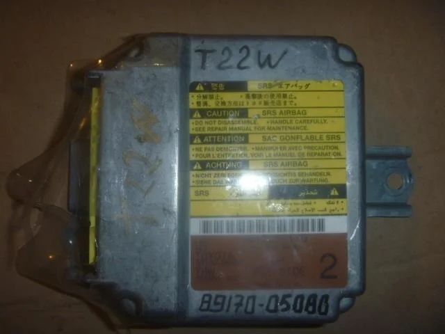 Б.у. блок управления подушками безопасности TOYOTA AVENSIS AZT220 TOYOTA AVENSIS AZT220