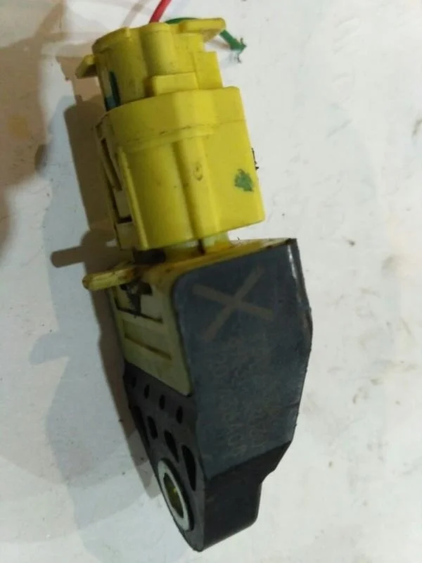 Б.у. датчик удара TOYOTA CAMRY V40 ACV40 TOYOTA CAMRY V40 ACV40