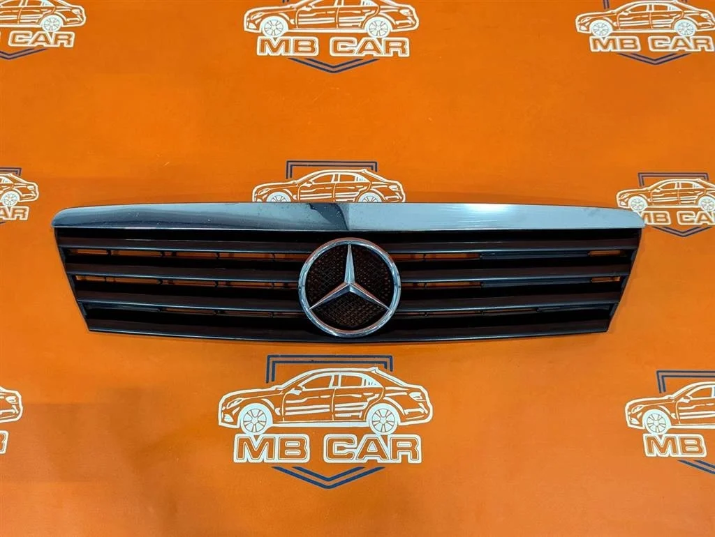 Решетка радиатора Mercedes-Benz