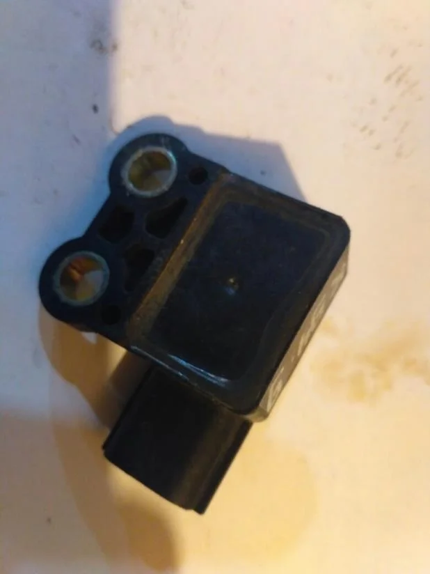 Б.у. датчик удара MITSUBISHI PAJERO SPORT K94W MITSUBISHI PAJERO SPORT K94W