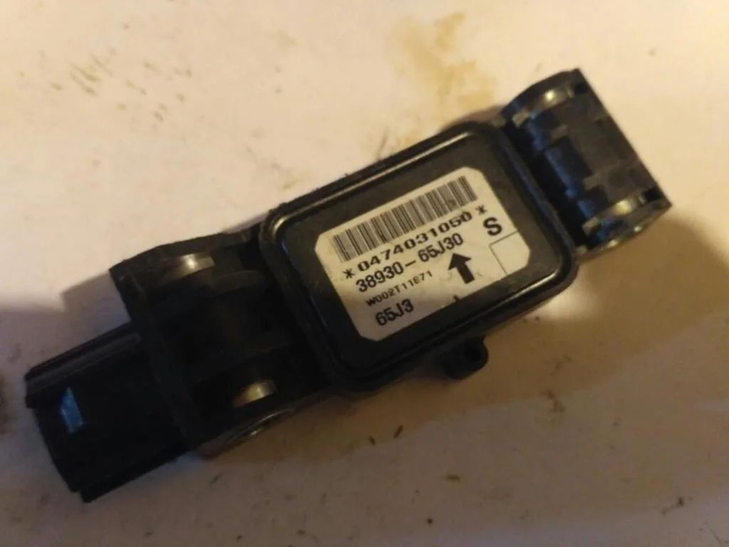 Б.у. датчик удара SUZUKI GRAND VITARA JB420 SUZUKI GRAND VITARA JB420