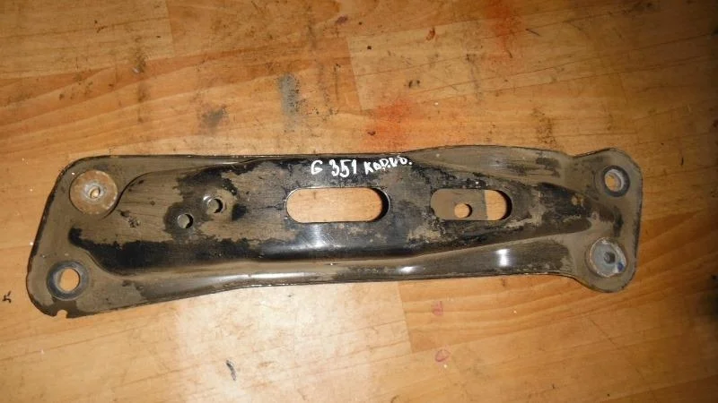 Б.у. балка под кпп INFINITI G35/G37 INFINITI G35/G37