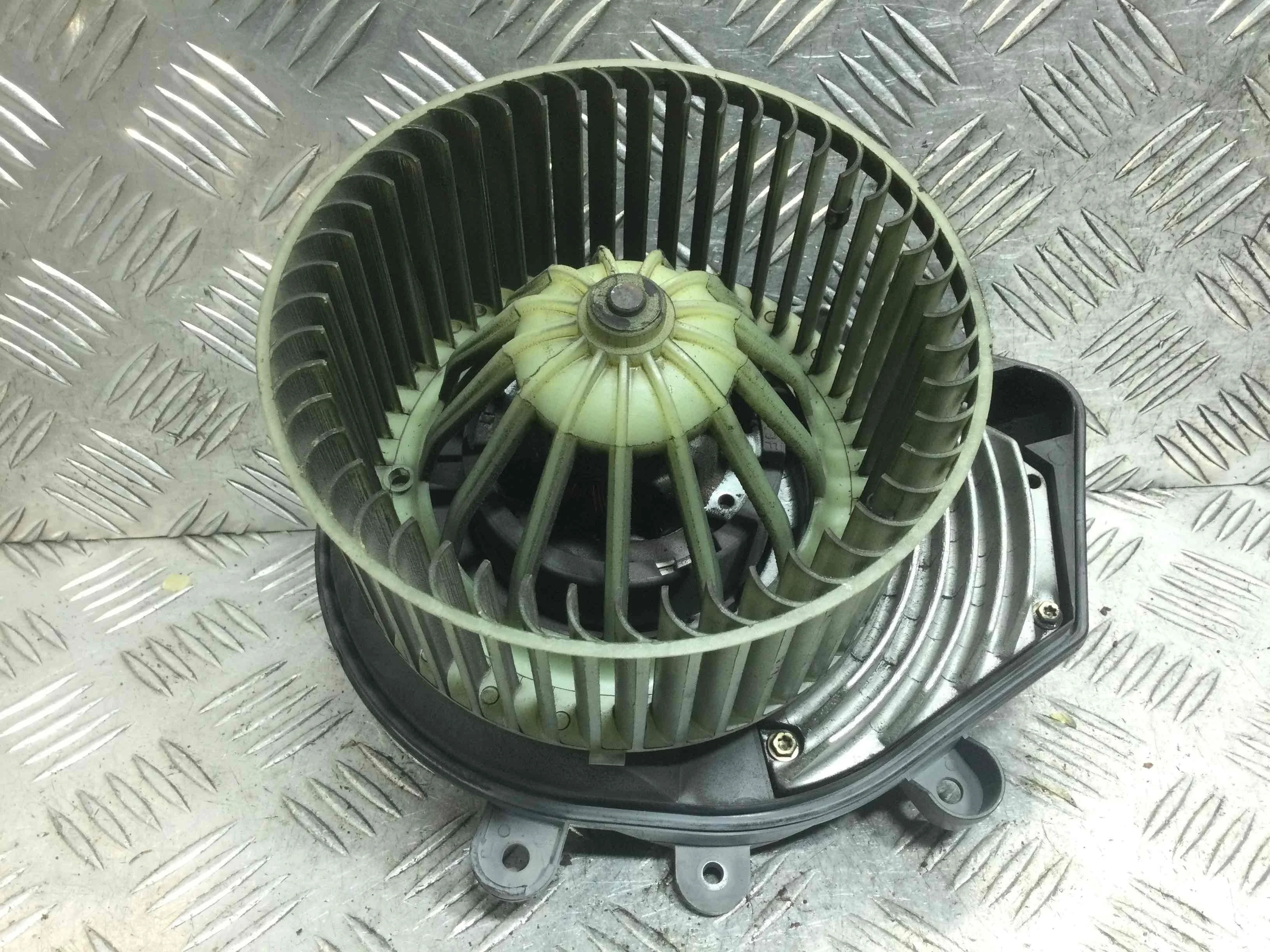 Моторчик печки Volkswagen Passat B5 (1996-2000) бензин 1.8 i Механика Седан