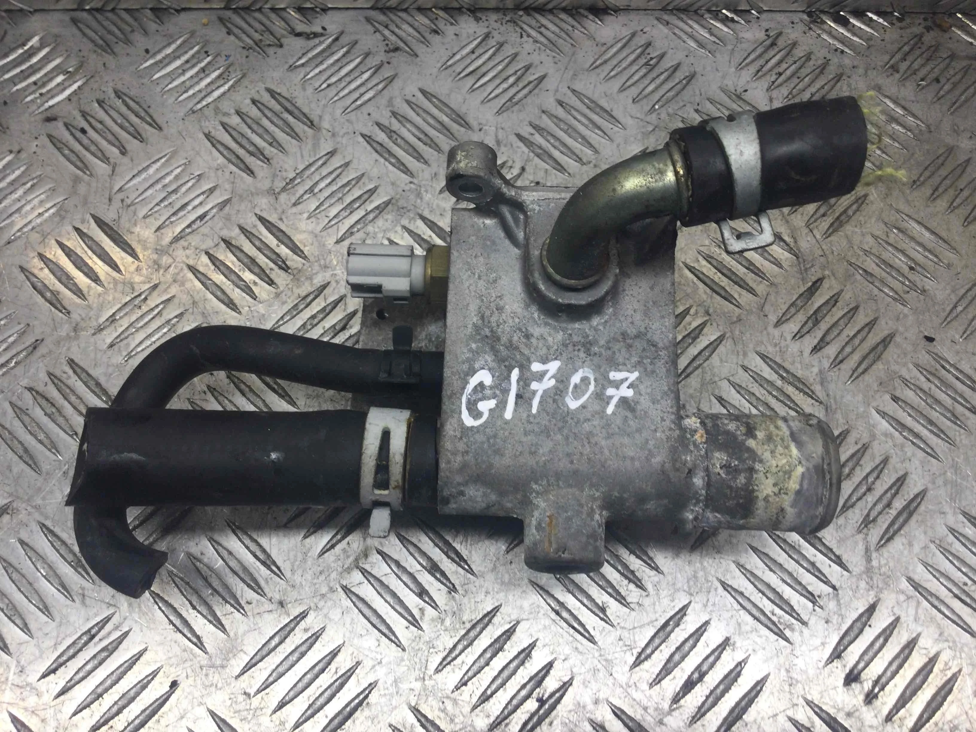 Фланец (тройник) системы охлаждения Ford Mondeo Mondeo III 2000 - 2003 бензин 1.8 i Механика Х/б