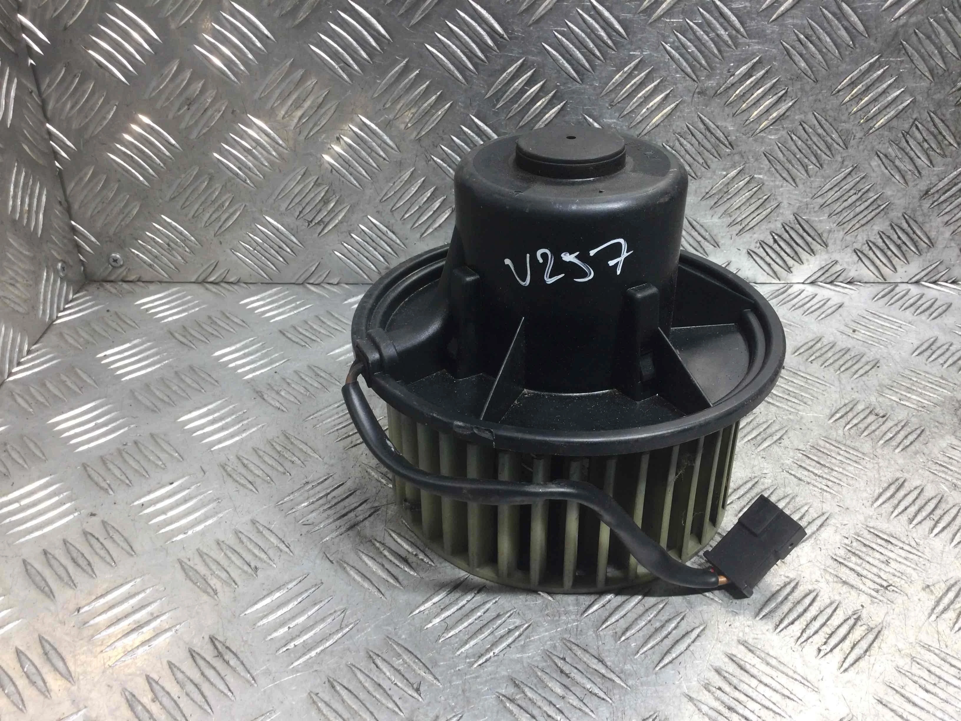 Моторчик печки Audi 80 80 B3 (8A) 1986 - 1991 бензин 1.8 i Механика Седан