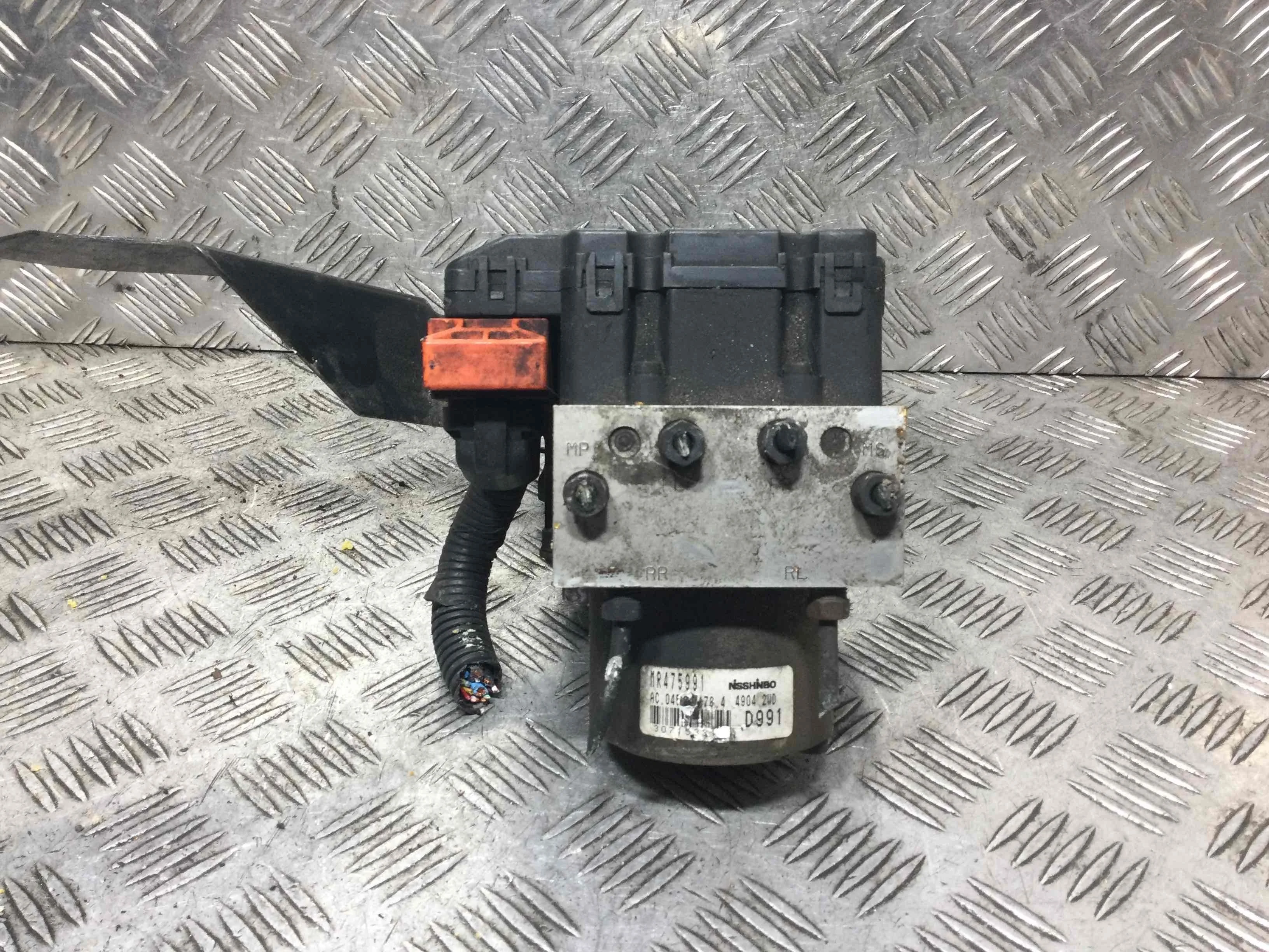 Блок ABS Mitsubishi Space Wagon 3 поколение (1999-2004) бензин 2.0 i Механика Минивэн