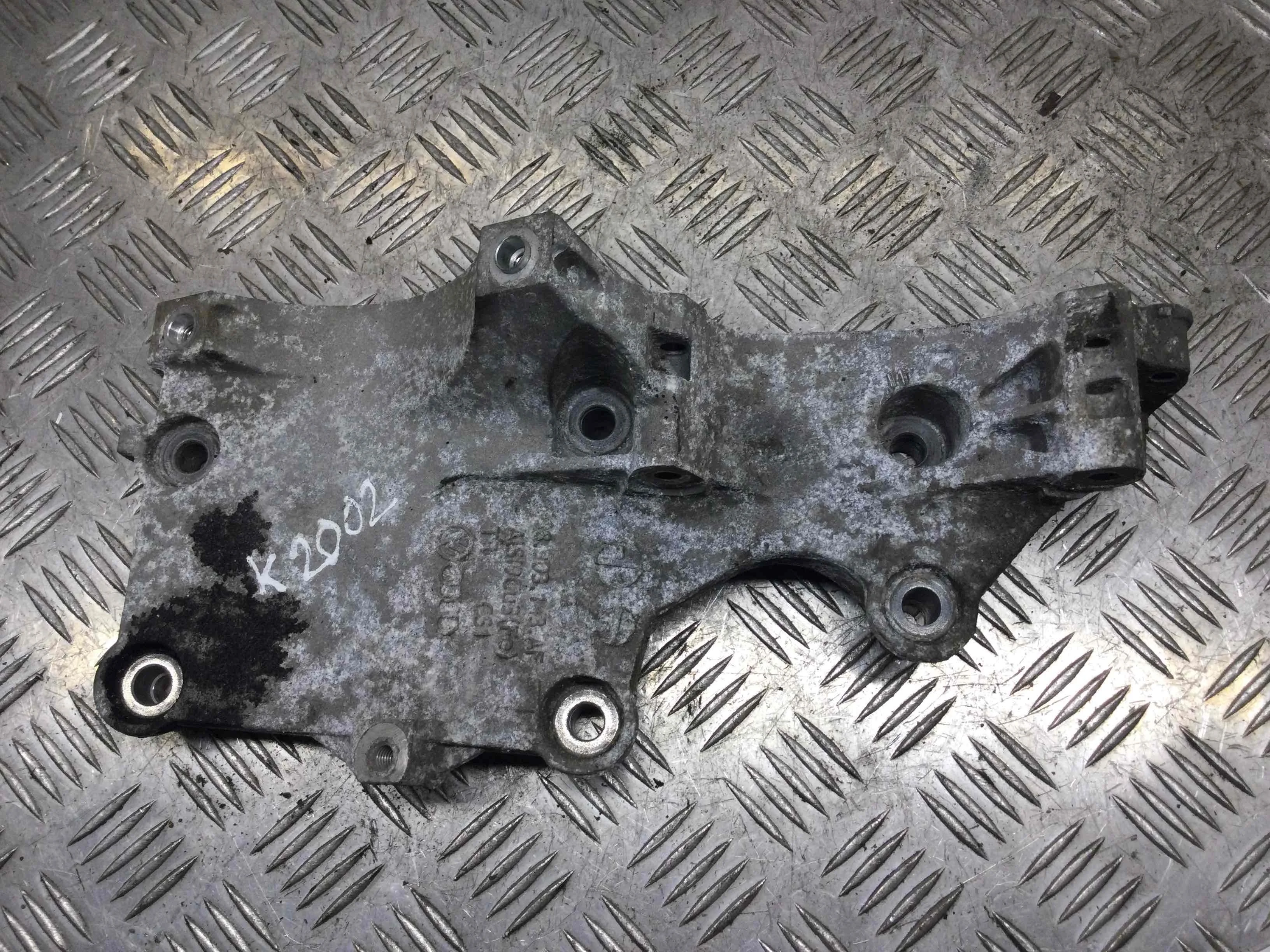 Кронштейн Volkswagen Golf 5 поколение (2004-2009) дизель 1.9 TDI Механика Х/б