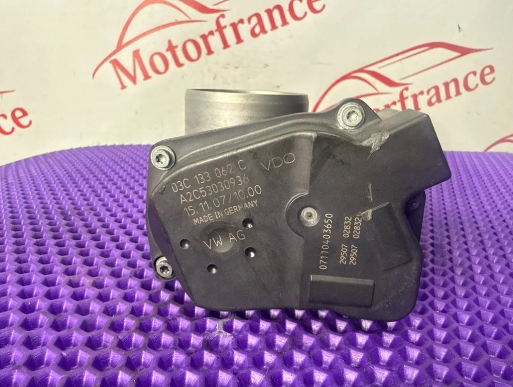 Дроссельная заслонка Skoda Octavia 2007 03C133062C A5 CAX