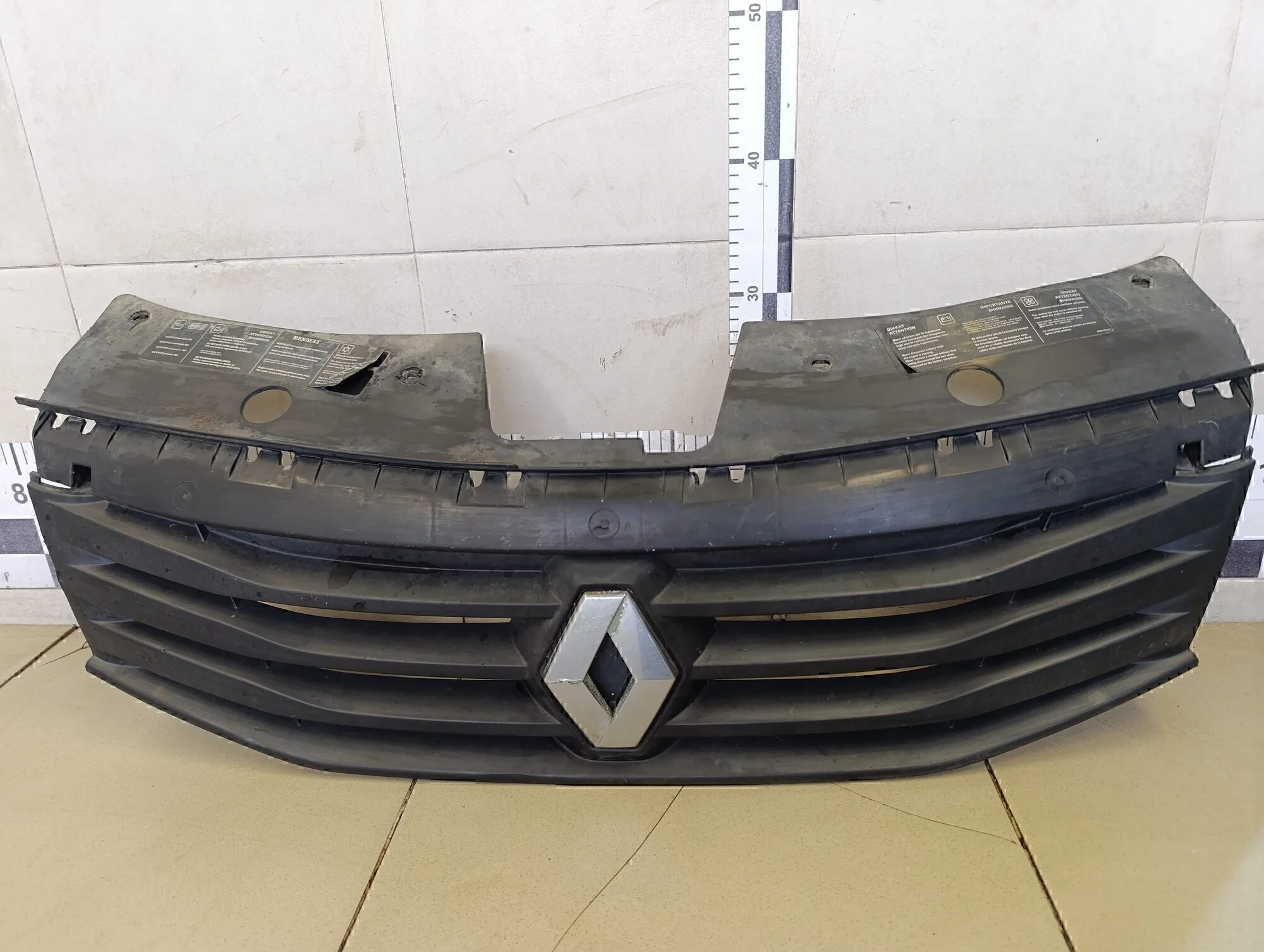 Решетка радиатора Sandero 2009-2014