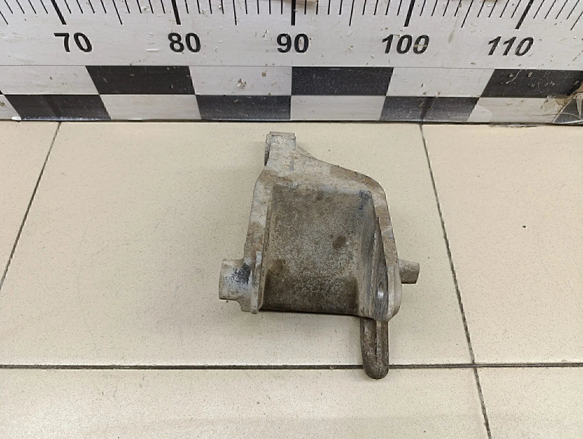 Кронштейн опоры двигателя Cruze 2009-2016