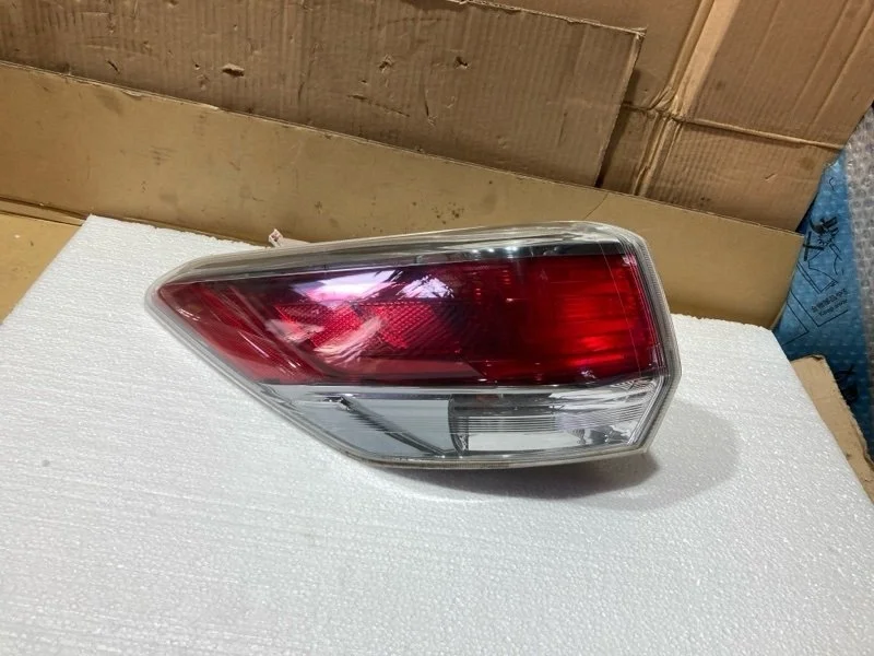 Фонарь задний наружный левый Toyota Highlander 2014 815600E110 GSU55 2GR-FE 3.5, задний левый