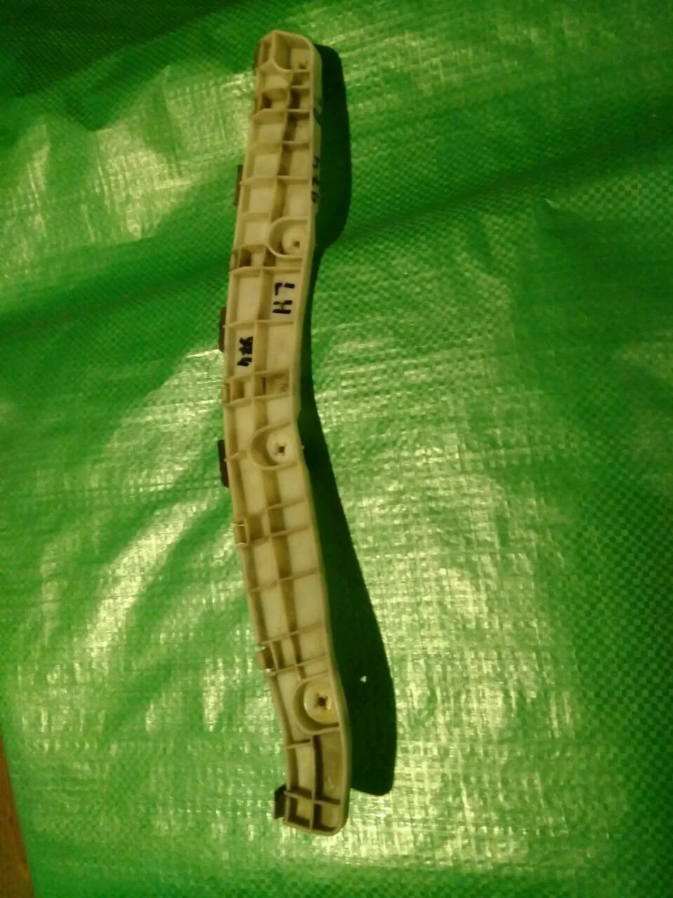 Б.у. крепление бампера зад MITSUBISHI PAJERO V97W MITSUBISHI PAJERO V97W