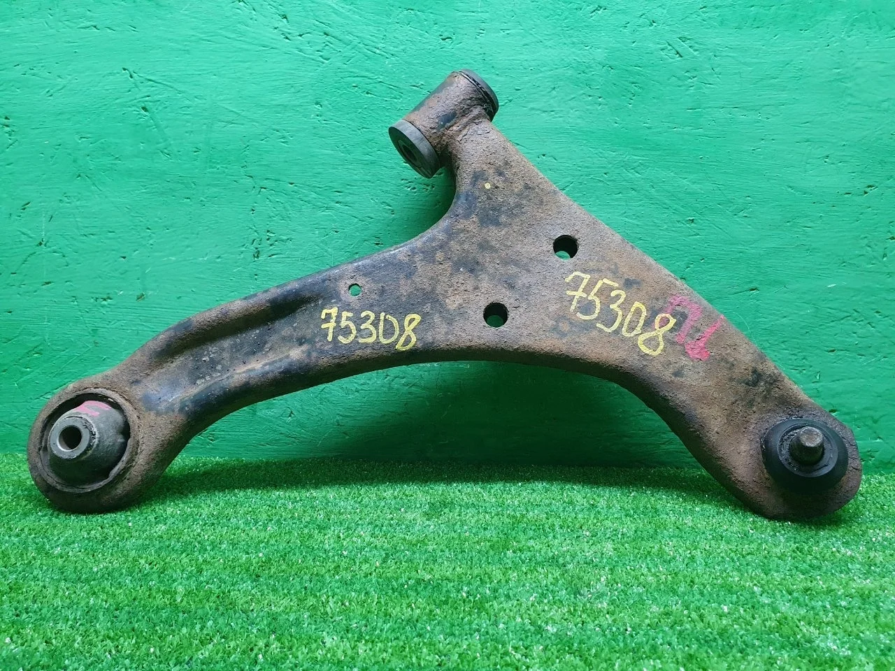 Рычаг подвески Suzuki Grand Vitara 2006-2015