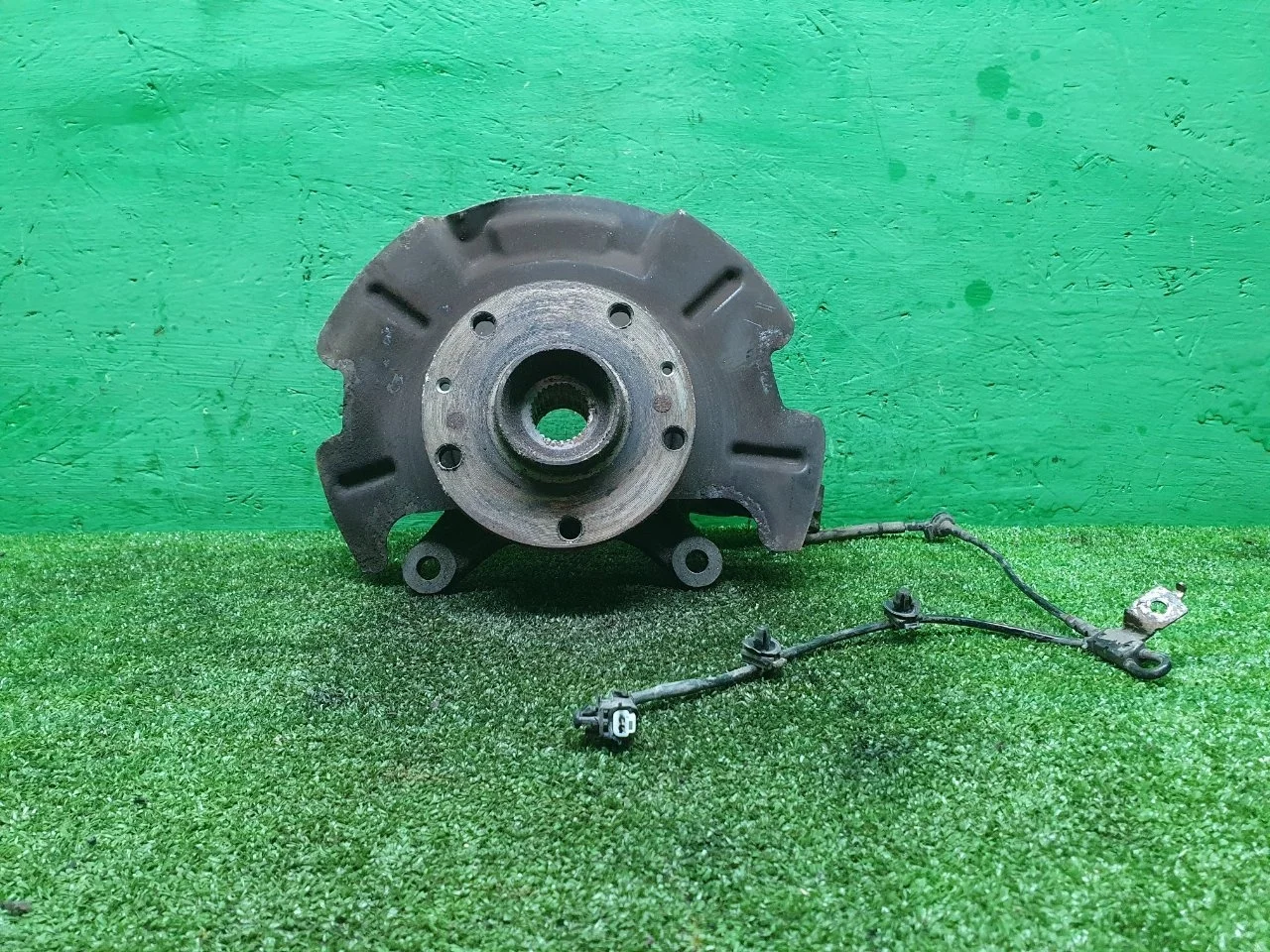 Кулак поворотный Suzuki Vitara