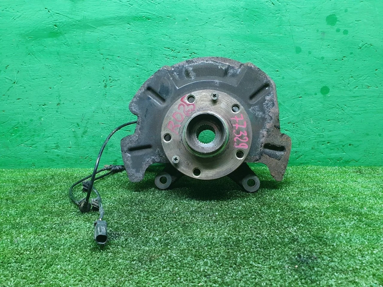 Кулак поворотный Suzuki SX4 -CROSS