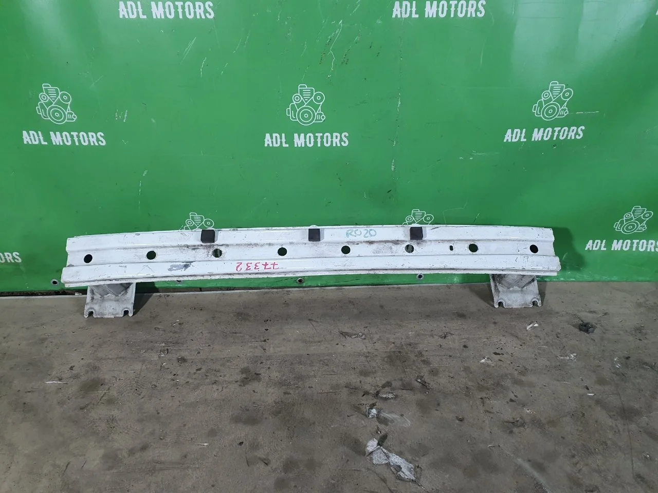 Усилитель бампера Suzuki Vitara