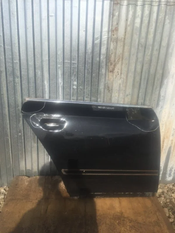 Дверь Audi A4 2000 - 2006 8E0833052J B6, задняя правая