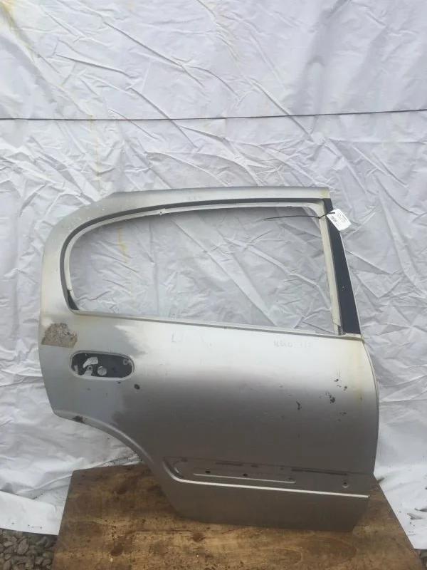 Дверь Nissan Almera 2000 - 2006 821005M431 N16, задняя правая
