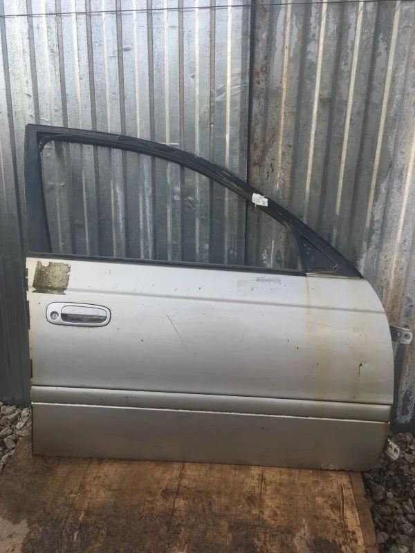 Дверь Toyota Caldina 1997 - 2003 6700121090 T210, передняя правая
