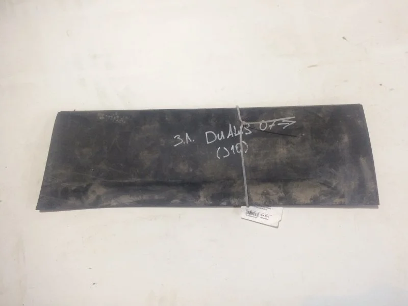 Молдинг NIssan Qashqai 2006 - 2013 82871JD00A J10, задний левый