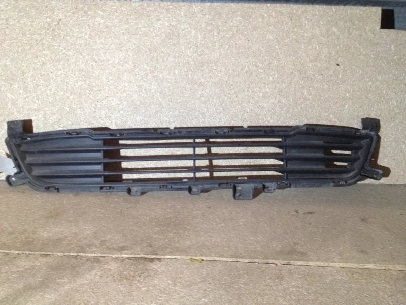 Решетка бампера Mitsubishi Outlander 2012 6402A233 GF