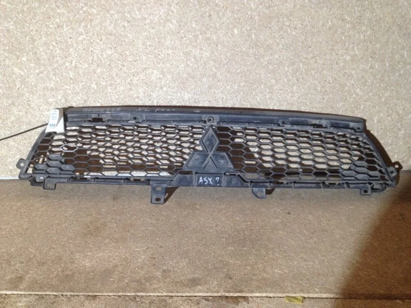 Решетка радиатора Mitsubishi Outlander XL 2009 - 2012 6402A198 CW, передняя