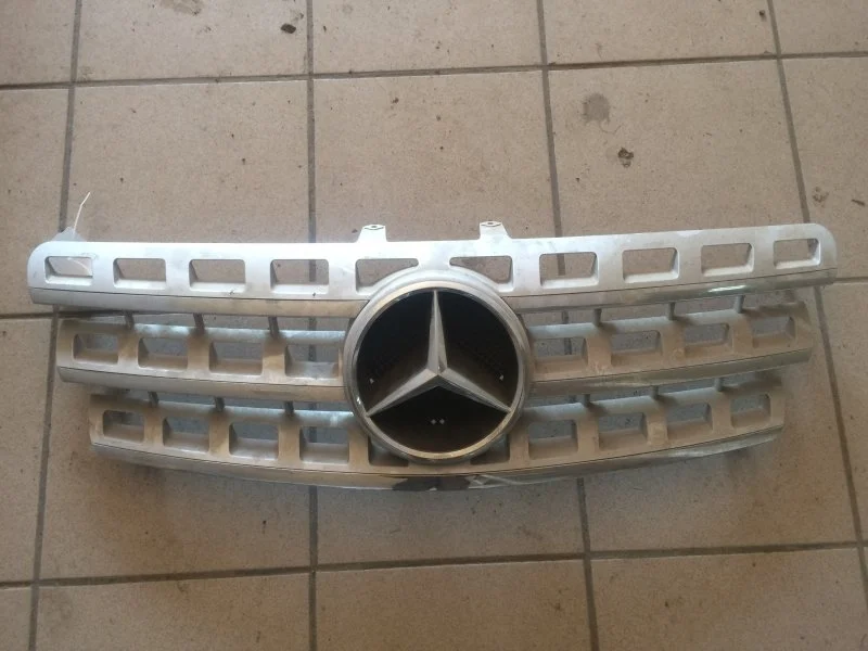Решетка радиатора Mercedes-benz M-Class 2005 - 2011 A1648802085 W164, передняя