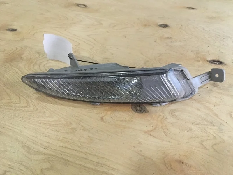 Указатель поворота Opel Astra 2010 13367143 J, передний правый