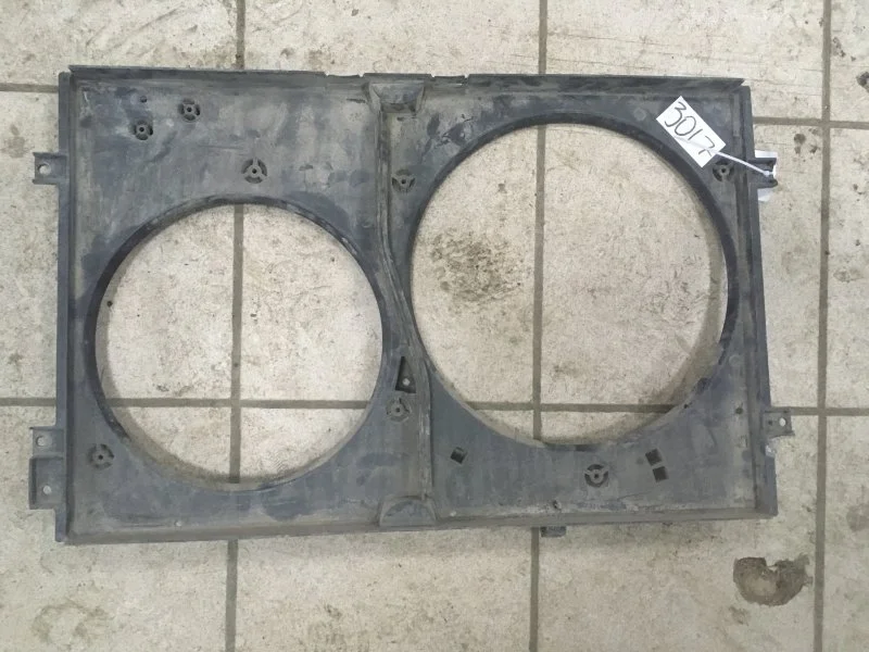 Диффузор радиатора Volkswagen Golf 1997 - 2005 1J0121207M IV, передний