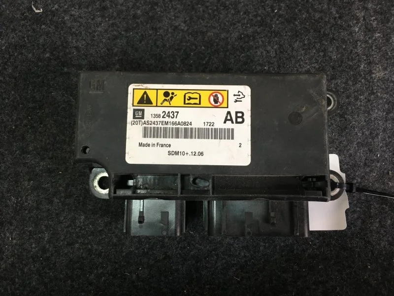 Блок управления аирбаг AIRBAG Opel Astra 2010 13582437 J