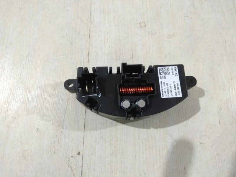 Резистор, Реостат ( Реле вентилятора , Отопителя) Volkswagen Crafter 2017 5Q0907521F SYB DAUB