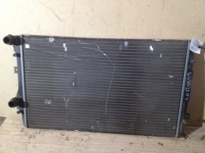 Радиатор ДВС Volkswagen Passat 2005 - 2010 1K0121253AA B6, передний