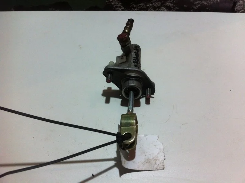 Цилиндр сцепления главный Mitsubishi Lancer 2003 - 2009 MR491945 CS