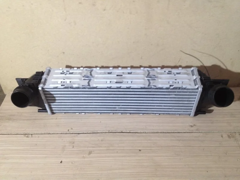 Интеркулер Bmw 5-Series 2009 - 2016 17117618769 F10